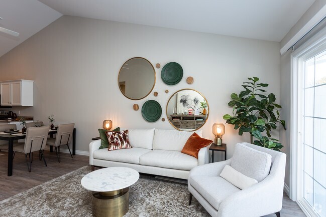2BR, 2BA - 1150 SF