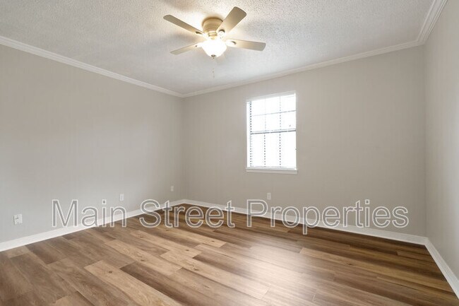 Photo - 587 Bobwhite Dr