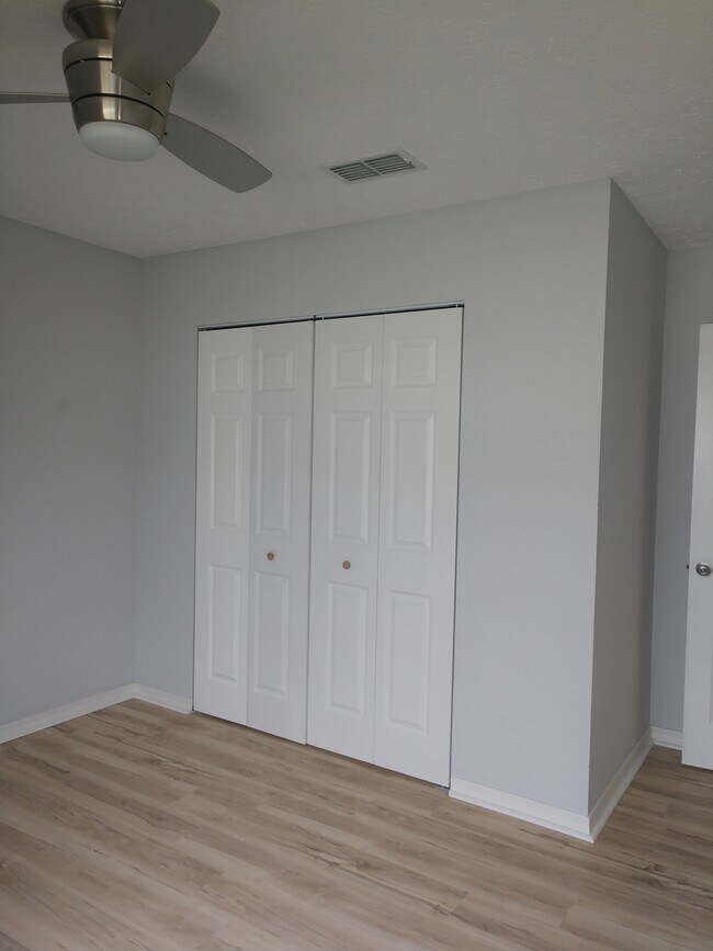 Fotografía del edificio - 2510 W 9th St Unidad 2510  D