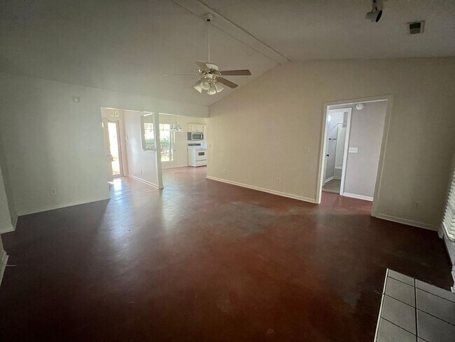 Photo - 3 Bedroom 2 Bath House in Hemmingwood - West Ashley