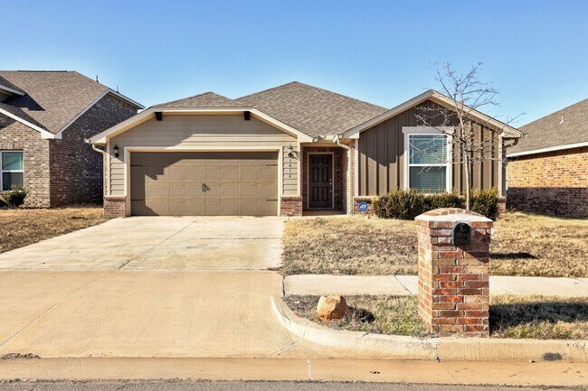 Photo - $500 Off the First Full Months Rent!!