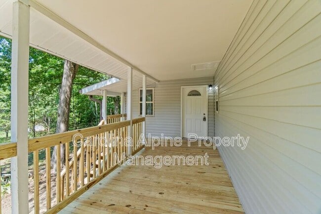 Photo - 175 Uphill Dr