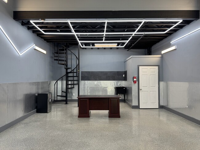 Building Photo - 1435 FM 1463 Unit D1