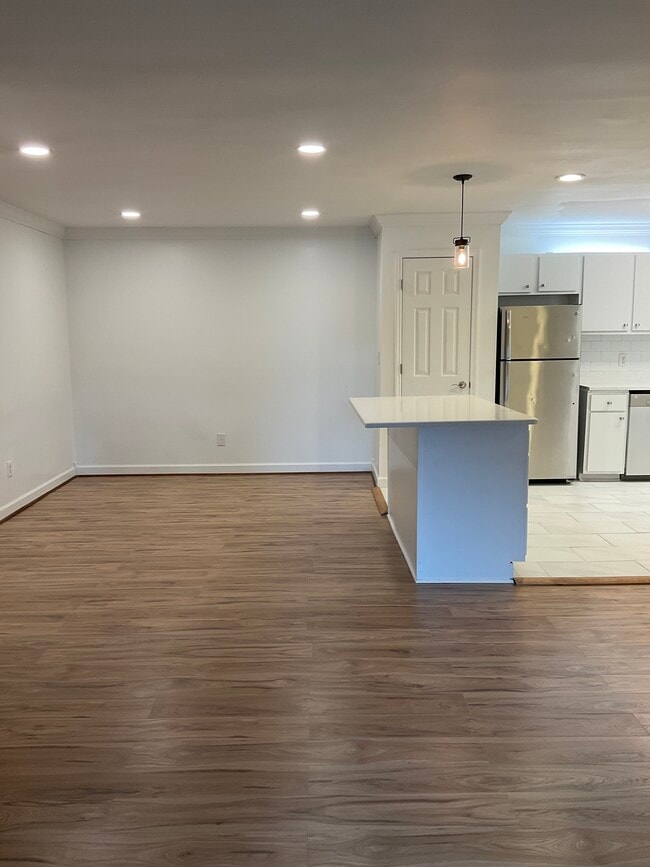 Photo - 1019 Woodland Vlg Unit Woodland VIllage