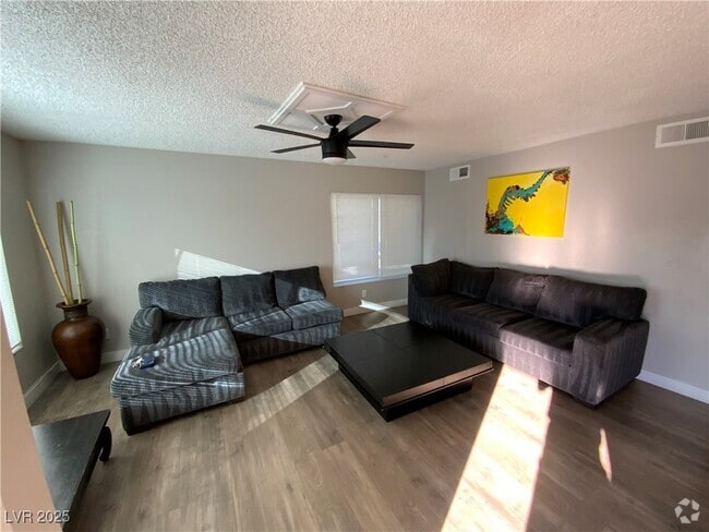 Building Photo - 5544 Spencer St Rental