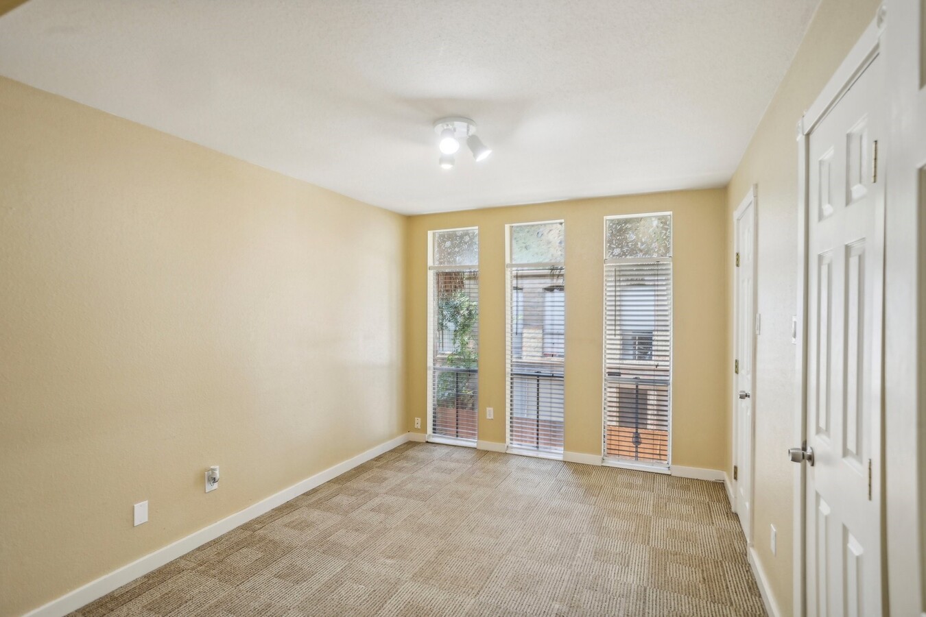 Photo - 4641 Wild Indigo St Unit 427
