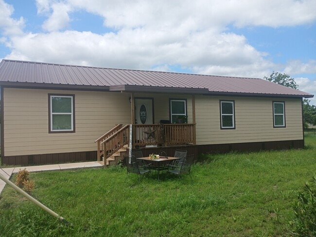 Building Photo - 1581 W Austin