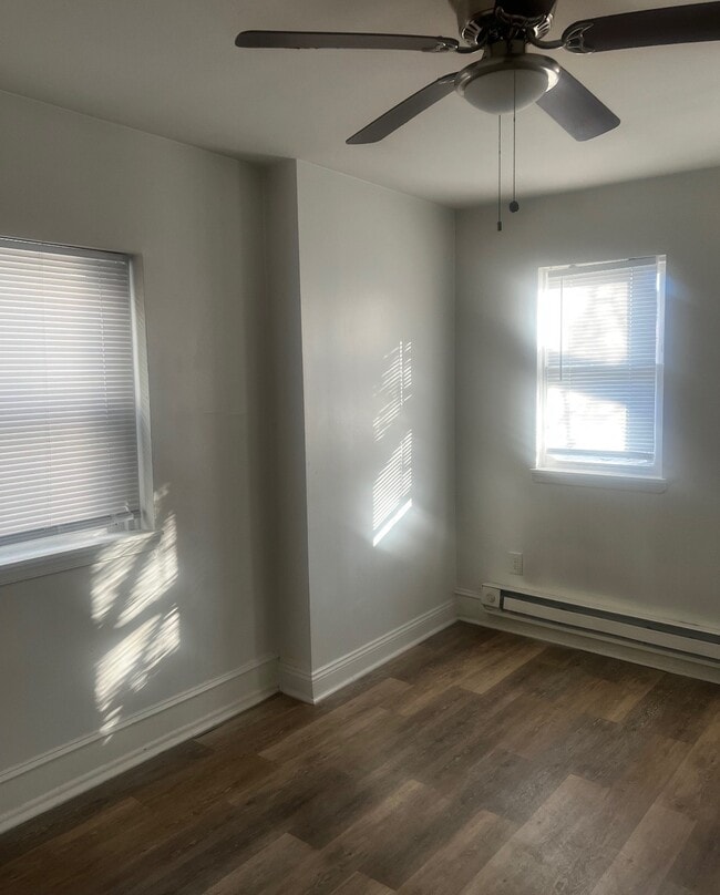 Building Photo - 1241 N 60th St