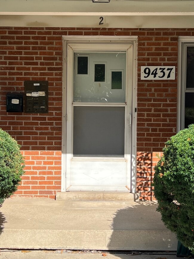 Photo - 9437 Burlington Ave Unidad 3