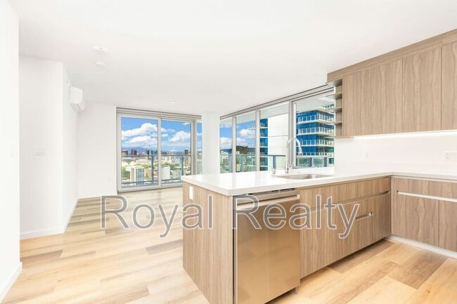 Building Photo - 1500 Rycroft St Unit Apt 3100R