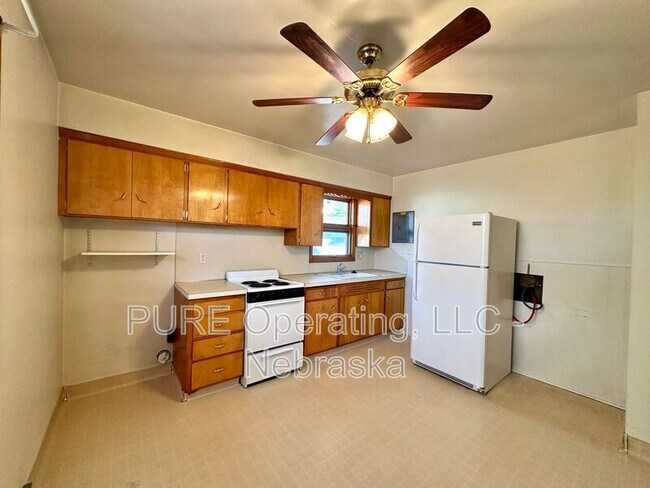 Building Photo - 2205 Lindyview Rd Unit 16