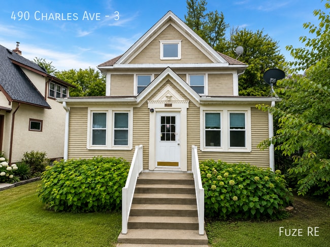 Building Photo - 490 Charles Ave Unit 3