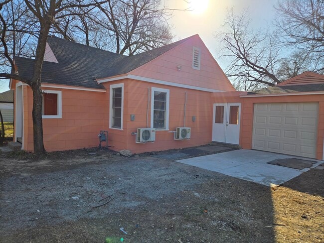 Photo - 906 King Ave