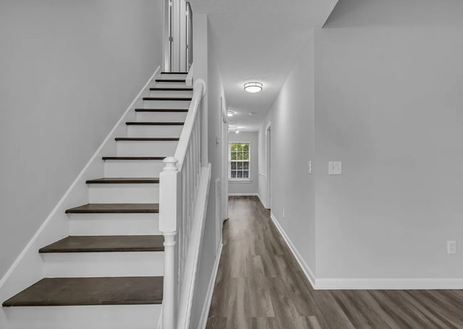 Photo - Adorable 3BD/2BA home in Murfreesboro with deck & attached garage!