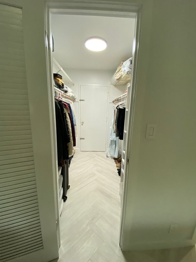 Photo - 2500 NE 48th Ln Unidad 306