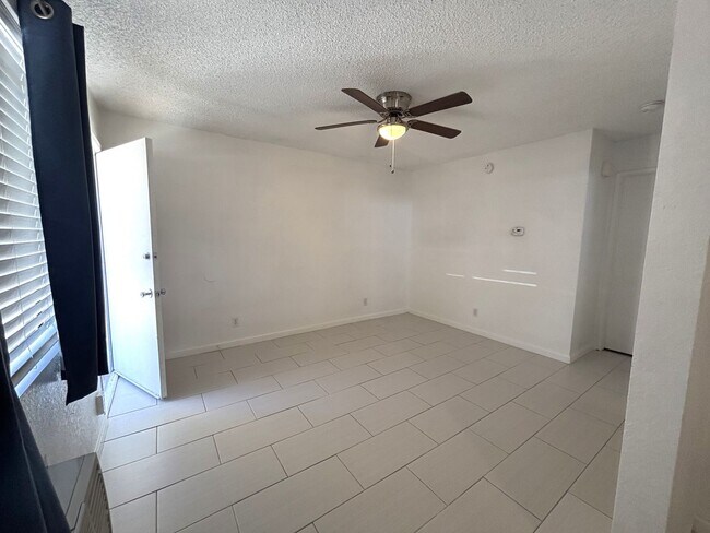 Photo - 15878 Edwin St Unidad 2