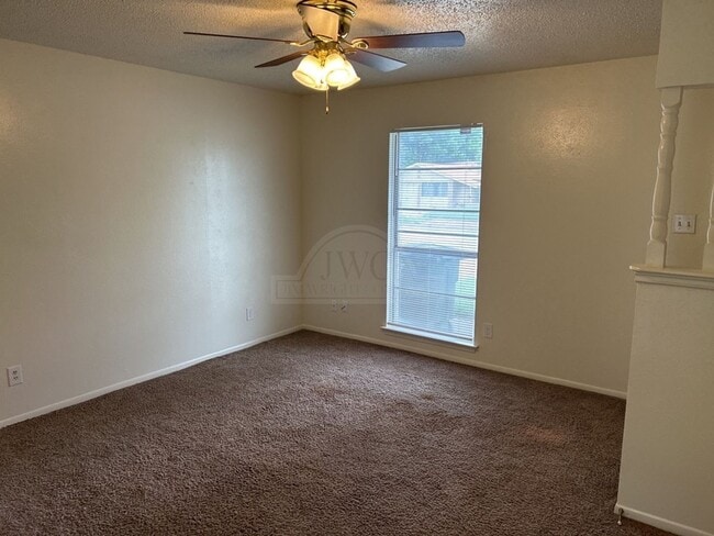 Photo - 1811 Janis Dr