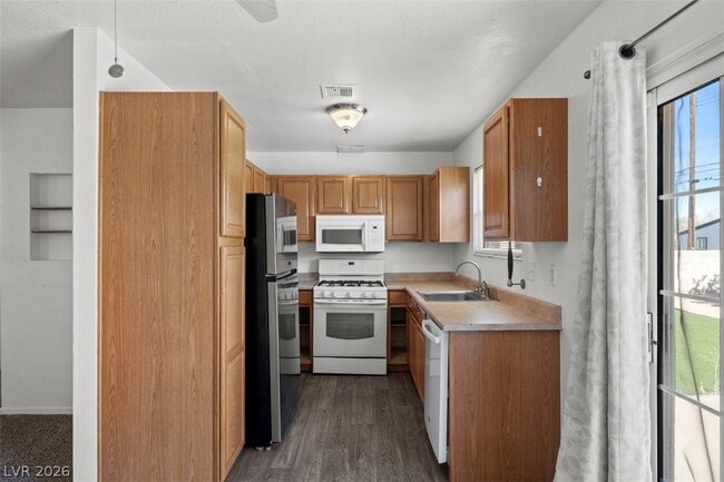 Photo - 245 Meyers Ave