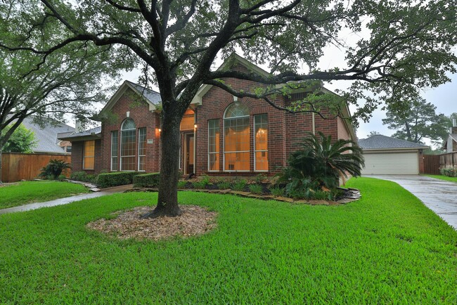 Building Photo - 17222 Leeside Dr