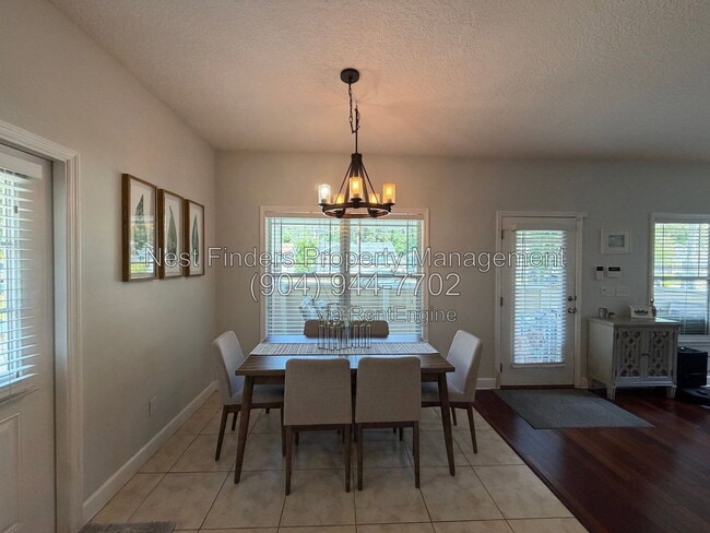 Photo - 3886 Walsh St