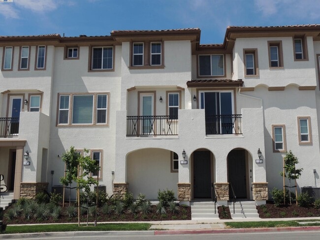 Photo - 118 Selby Lane Unidad 3 Rental