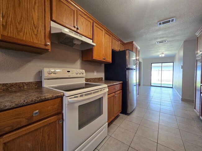 Photo - $500 OFF YOUR FIRST FULL MONTH'S RENT - AV...