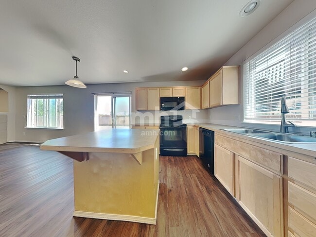 Photo - 16646 Rainier View Dr SE
