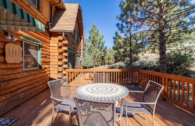 Photo - 1700 Woodland Dr