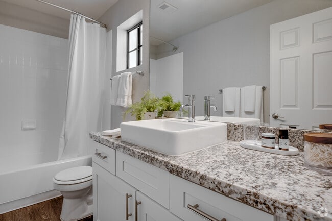 2BR, 2BA - 1,100 SF