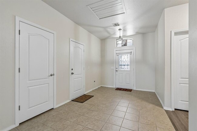 Photo - 2259 Bradford Ave