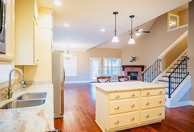 Photo - 4 Bed/3.5 Bath