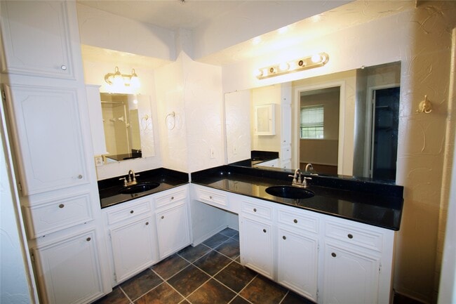 Photo - 4105 Vista Rd Unit 1