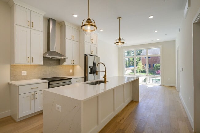 Photo - Modern Sophistication in NW/Friendship Heights - BRAND NEW 2BR/2BA w/ Private Parking Unidad 3