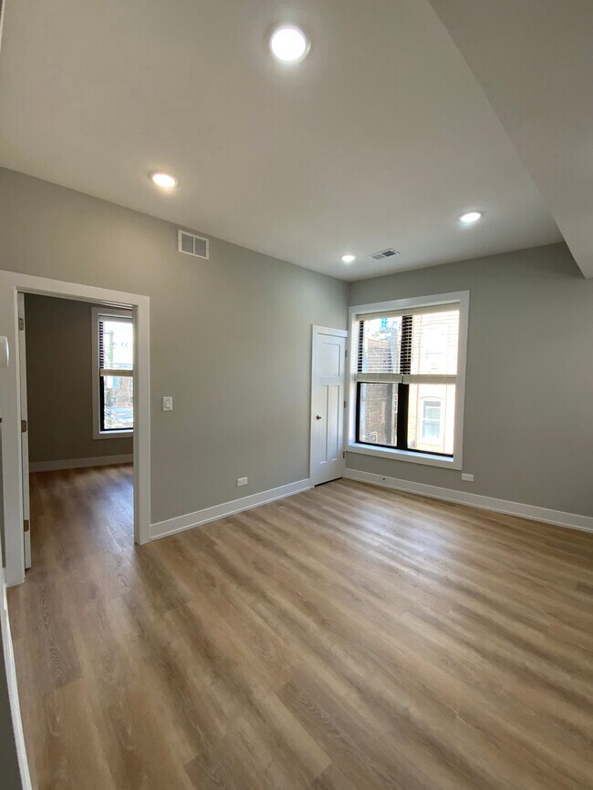 Photo - 440 W Belden Ave Unit #432-06