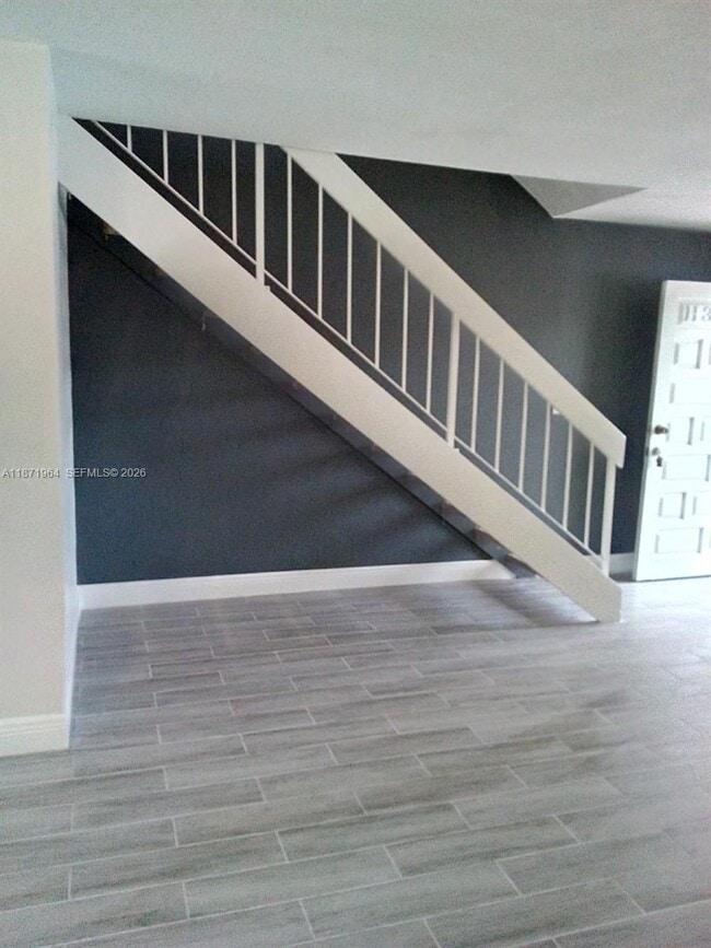 Photo - 550 SW 115th Ave