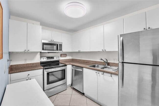 Photo - 2280 SW 32nd Ave Unit 403