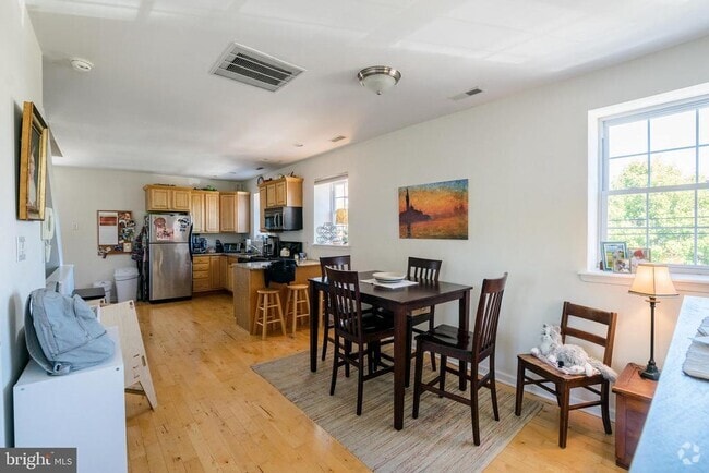 Building Photo - 1130 Dorrance St Unit A Rental