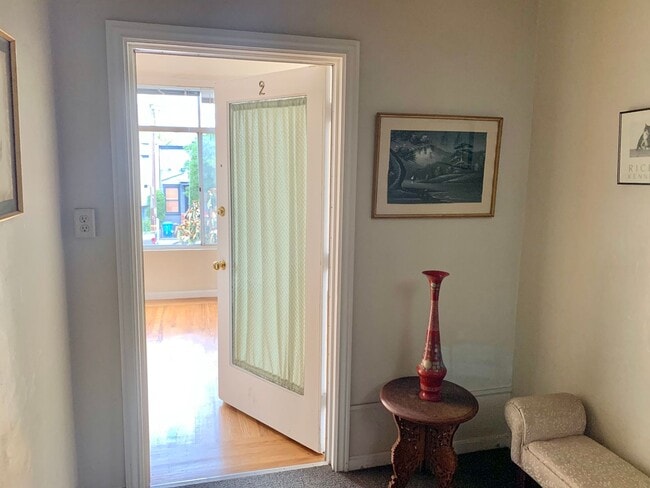 Photo - 1BR/1BA Prime Noe Valley Apt. on Church at... Unidad 1606 Church Street, #2