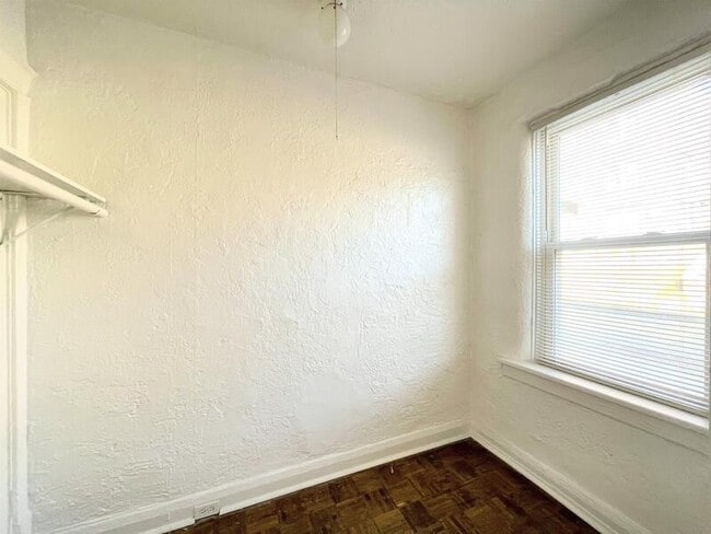 7212 Lyndover Pl Unit 1E