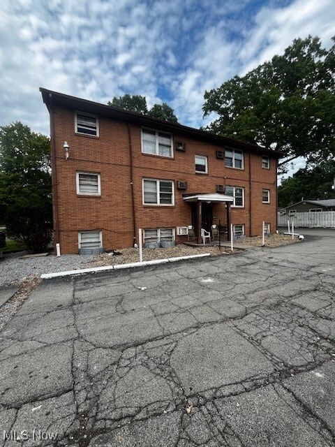 Building Photo - 3055 Hadley Ave Unit 1 Rental