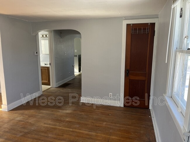 Photo - 2013 S Spring St