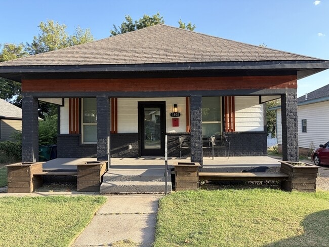 Building Photo - 1808 NW 8th St