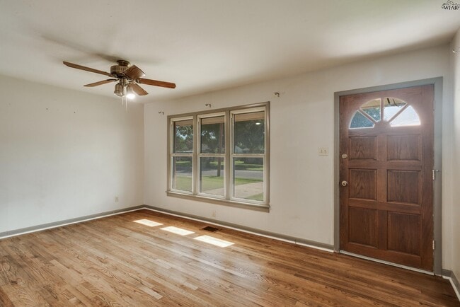 Photo - 4300 Hughes Dr