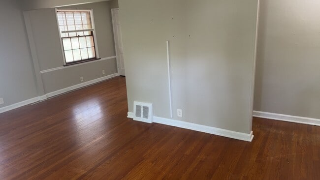 Photo - 1906 Bainbridge Dr