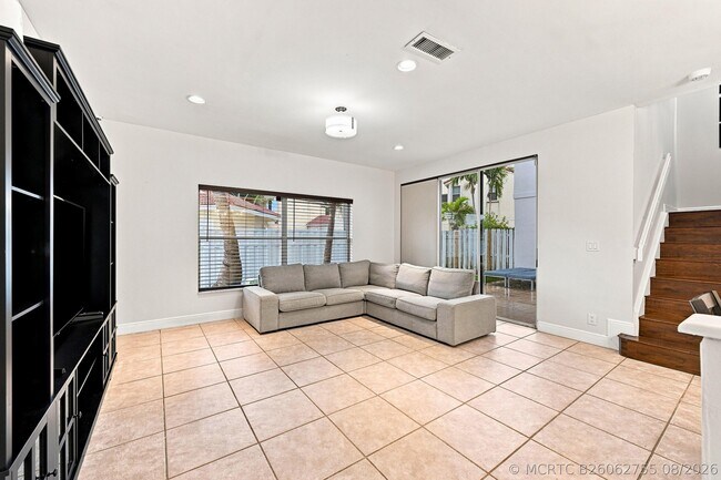 1115 SW 180th Terrace
