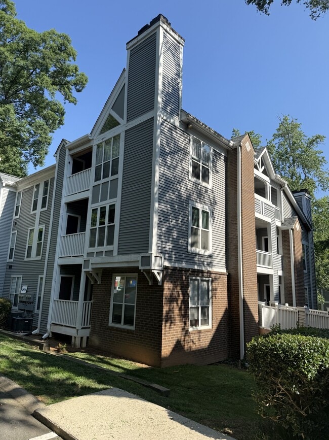 Building Photo - 2516 Cranbrook Ln