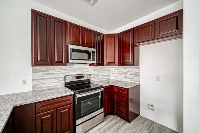 Photo - 16888 Kempwood