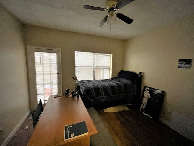 Photo - 2/2 WALK TO UT!