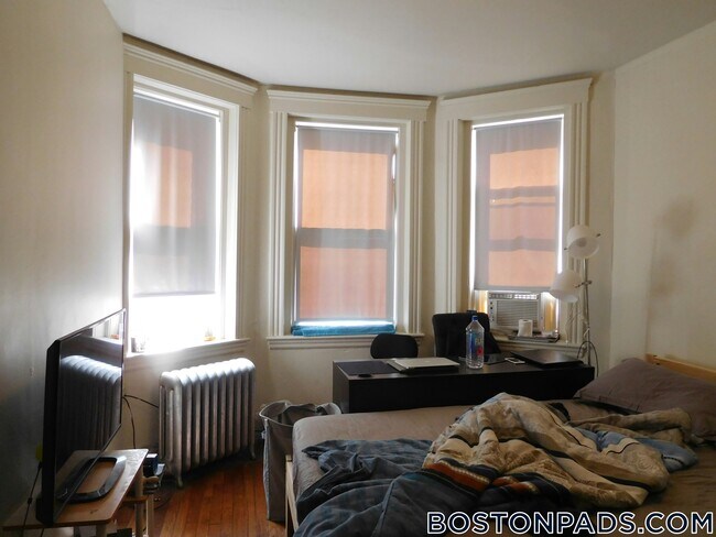Building Photo - 1175 Boylston St