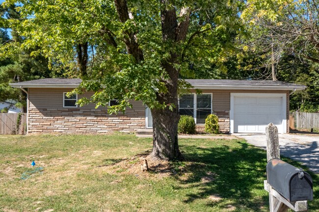 Photo - 121 Sunglow Dr